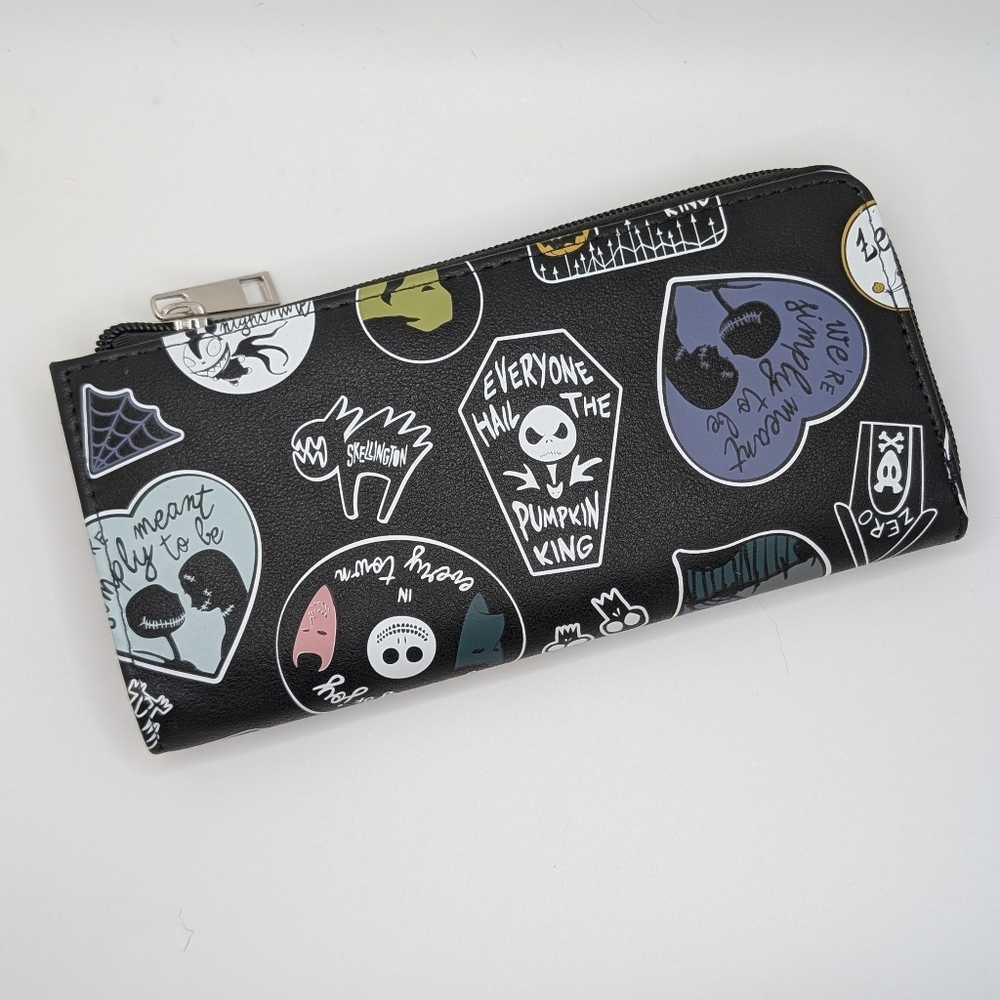 NEW Nightmare Before Christmas Sticker Style Zip Up Multi-Cardholder Wallet
